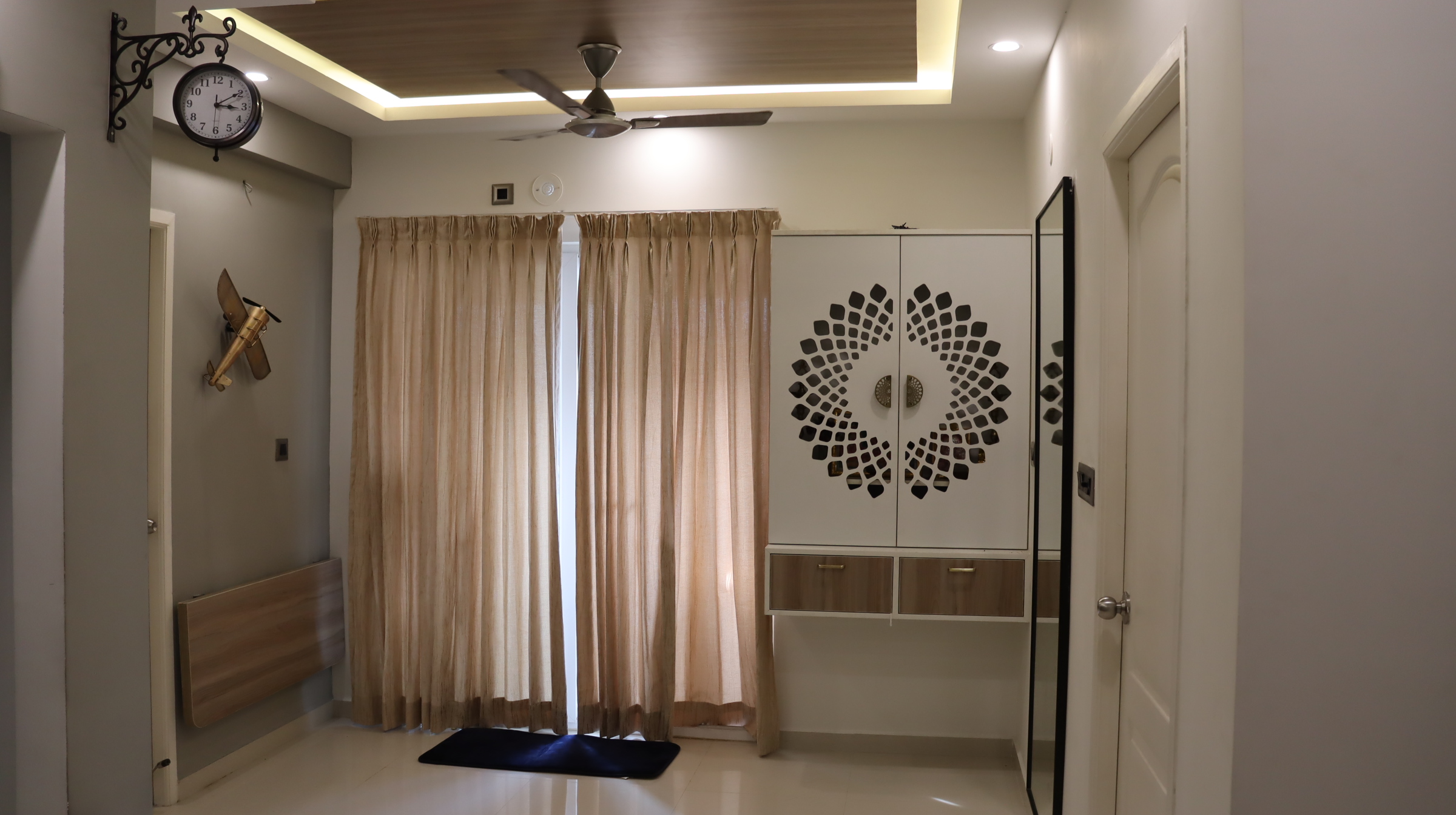 Bachelor Pad - view 2